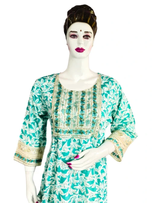 Distemper and white flower print long umbrella kurti - Image 3