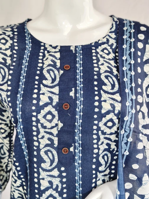 Cotton navy blue and white batik print 3 pcs kurti set - Image 4
