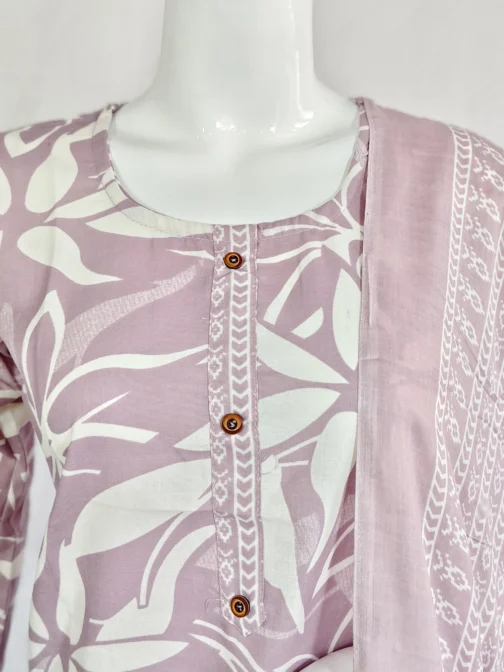 Cotton lavender and white batik print 3 pcs kurti set - Image 4