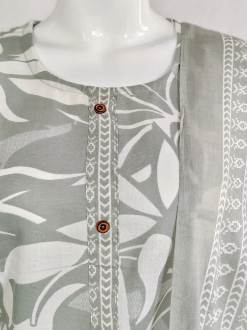 Cotton grey and white batik print 3 pcs kurti set - Image 4
