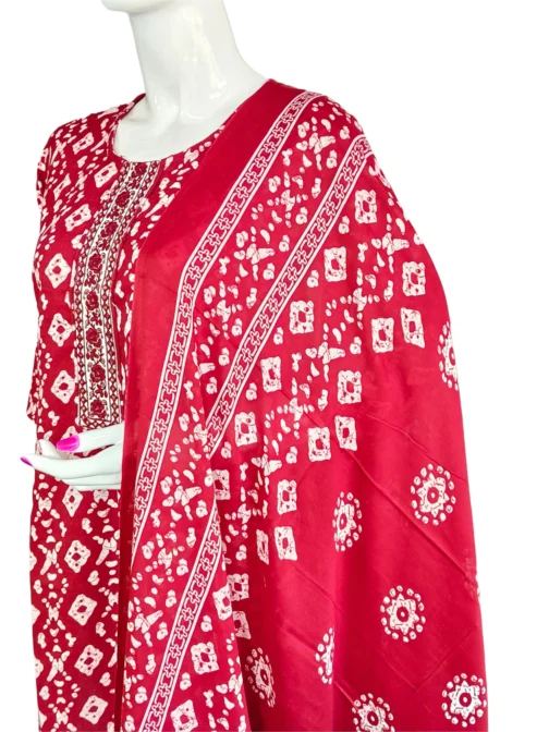 Cotton maroon and white batik print 3 pcs kurti set - Image 2