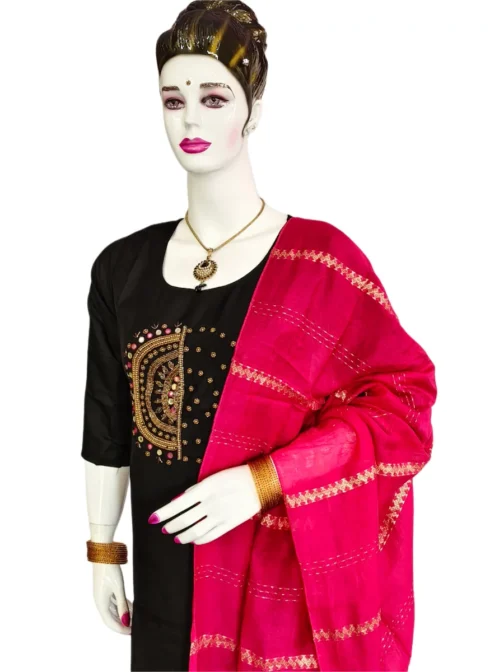 Black handwork with pink color duppatta 3 pcs kutri set - Image 4